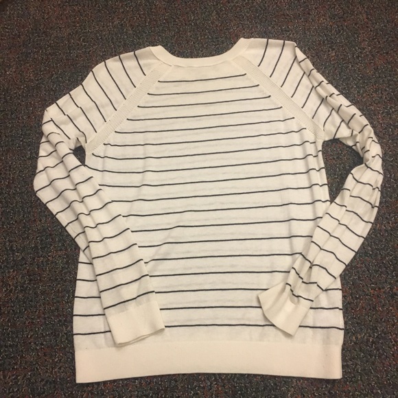 LOFT Sweater - Picture 7 of 7